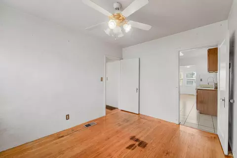 Bedroom - 214 12th St, Vallejo, CA 94590 photo 1 of 5