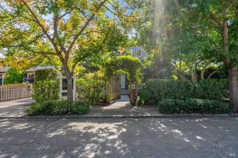 82 Walnut Ave, Mill Valley, CA 94941 photo 2