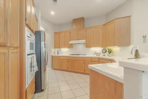 1320 Eagle Dr, Windsor, CA 95492 photo 5