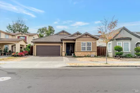 1320 Eagle Dr, Windsor, CA 95492