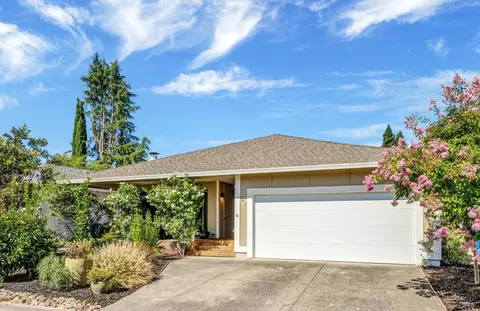 345 Orchard St, Healdsburg, CA 95448