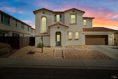 172 Wisteria Cir, Vacaville, CA 95687