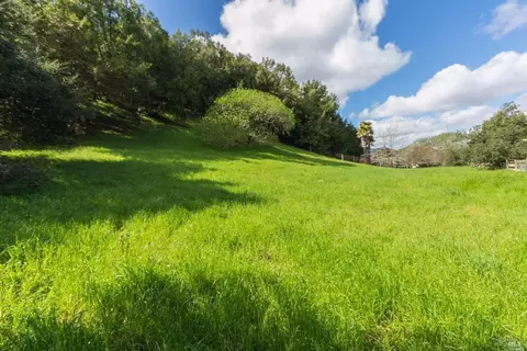 137 H Ln, Novato, CA 94945