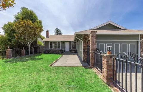 8553 Larch Ave, Cotati, CA 94931