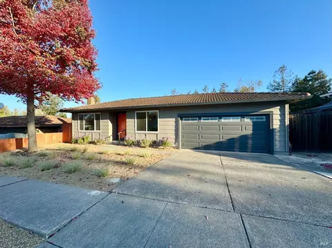 1050 Tamarisk Dr, Napa, CA 94559