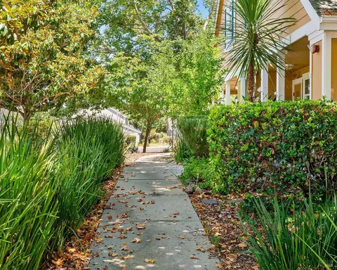 11 Captain Nurse Cir, Novato, CA 94949