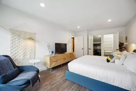 Bedroom - 20970 Heron Dr, Bodega Bay, CA 94923 photo 4 of 9