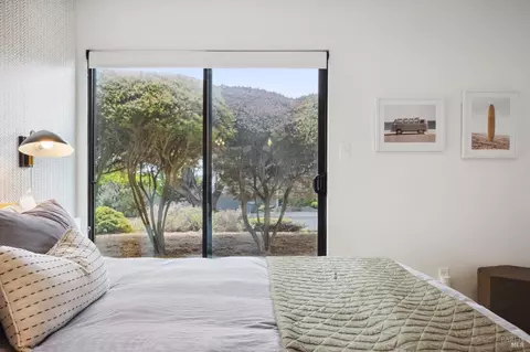 Bedroom - 20970 Heron Dr, Bodega Bay, CA 94923 photo 8 of 9
