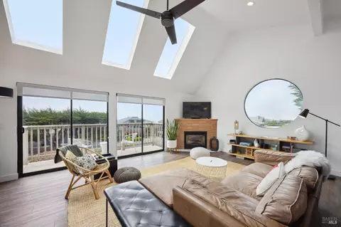 Living - 20970 Heron Dr, Bodega Bay, CA 94923 photo 3 of 9