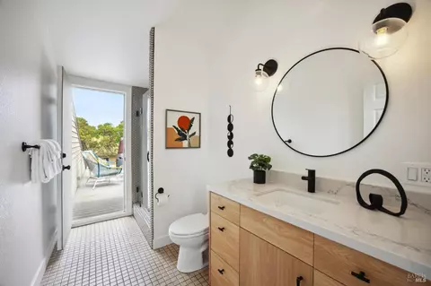 Bath - 20970 Heron Dr, Bodega Bay, CA 94923 photo 1 of 4