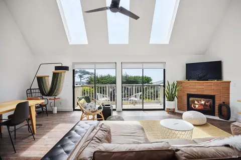 Living - 20970 Heron Dr, Bodega Bay, CA 94923 photo 4 of 9