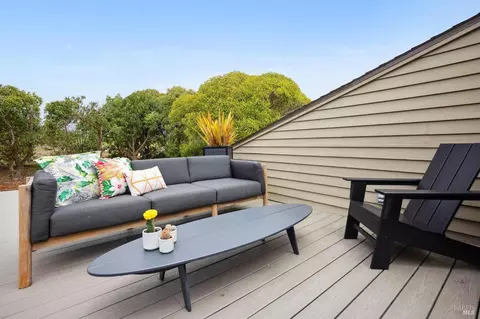 Exterior - 20970 Heron Dr, Bodega Bay, CA 94923 photo 7 of 16