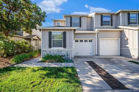 2424 Tedeschi Dr, Santa Rosa, CA 95403