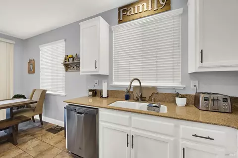 100 Carousel Way, Vacaville, CA 95688 photo 25