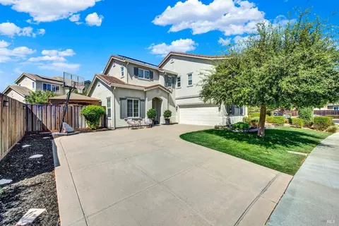 100 Carousel Way, Vacaville, CA 95688 photo 3