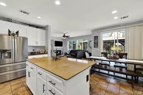 100 Carousel Way, Vacaville, CA 95688 photo 22