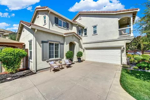 100 Carousel Way, Vacaville, CA 95688 photo 2