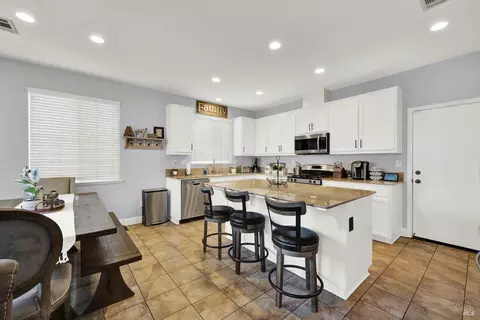 100 Carousel Way, Vacaville, CA 95688 photo 15