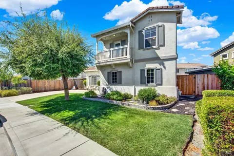 100 Carousel Way, Vacaville, CA 95688 photo 4
