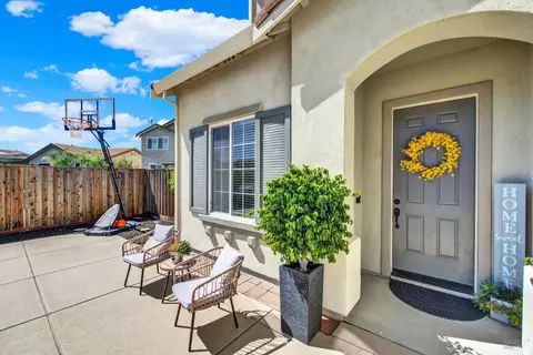 100 Carousel Way, Vacaville, CA 95688 photo 6