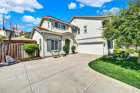 100 Carousel Way, Vacaville, CA 95688