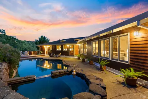 207 Deer Hollow Rd, San Anselmo, CA 94960