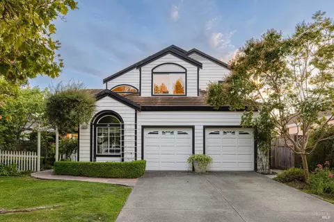 1727 Zinfandel Dr, Petaluma, CA 94954