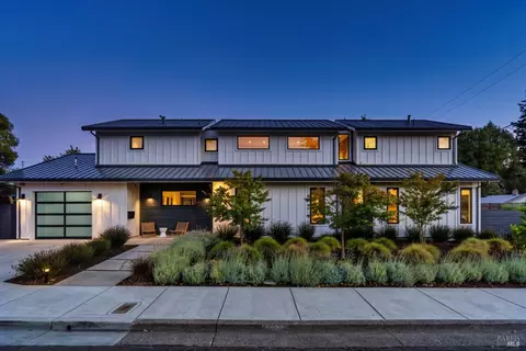 554 Sherman St, Healdsburg, CA 95448