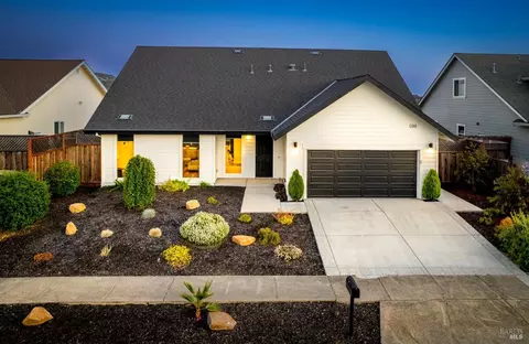 3868 Crestview Dr, Santa Rosa, CA 95403