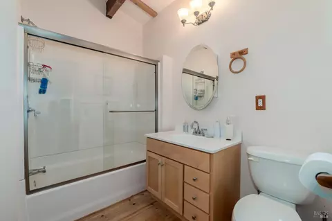 Bath - 4540 Moose Rd, Ukiah, CA 95482 photo 8 of 11