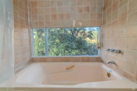 Bath - 4540 Moose Rd, Ukiah, CA 95482 photo 11 of 11