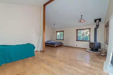 Bedroom - 4540 Moose Rd, Ukiah, CA 95482 photo 13 of 15