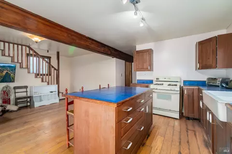 Kitchen - 4540 Moose Rd, Ukiah, CA 95482 photo 9 of 9