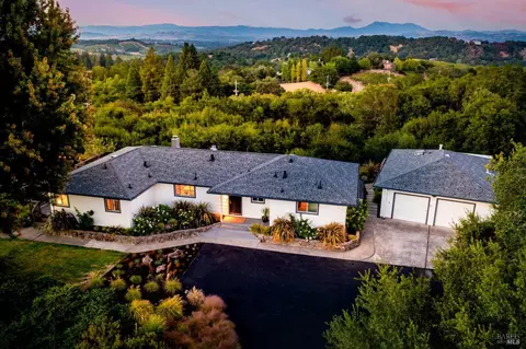 6255 Vine Hill Rd, Sebastopol, CA 95472