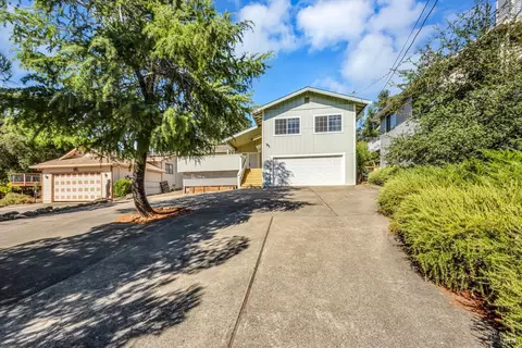 18836 N Shore Dr, Hidden Valley Lake, CA 95467