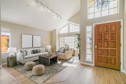 1045 Sandhurst Dr, Vallejo, CA 94591 photo 3