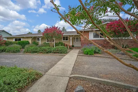 4967 Arcadia Dr, Santa Rosa, CA 95401