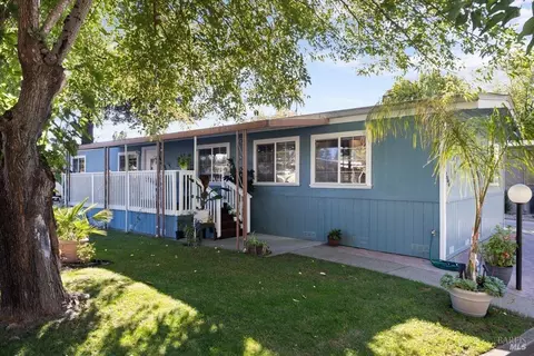 804 Corte Azul, Rohnert Park, CA 94928