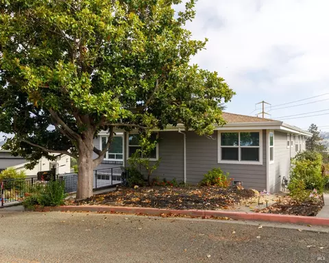 260 Scenic Dr, Vallejo, CA 94591 photo 2