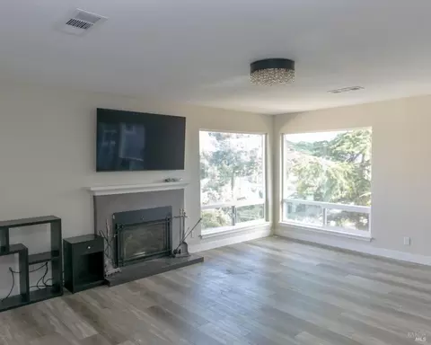260 Scenic Dr, Vallejo, CA 94591 photo 5