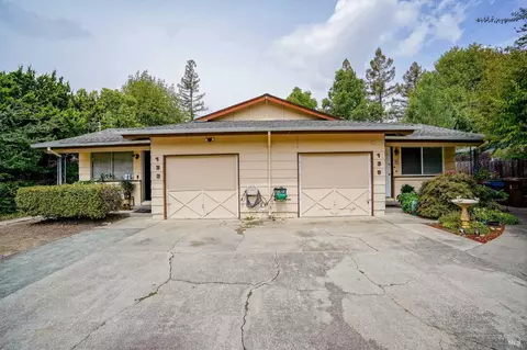 133-135 Gilbert Ct, Martinez, CA 94553