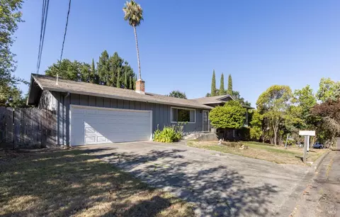 15 Lynn Dr, Napa, CA 94558 photo 2