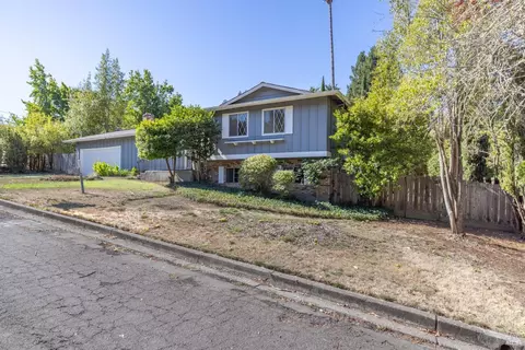 15 Lynn Dr, Napa, CA 94558 photo 3