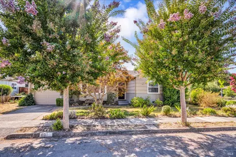 401 Shortt Rd, Santa Rosa, CA 95405