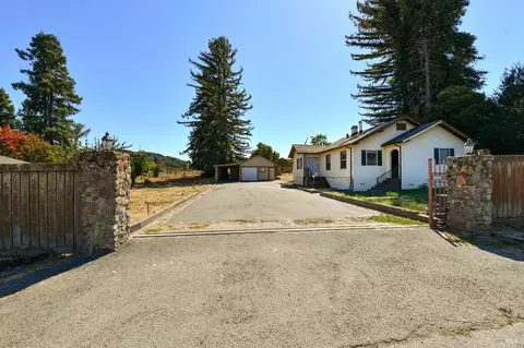 661 Chapman Ln, Petaluma, CA 94952