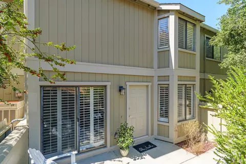 30 Somerset Pl, Novato, CA 94945