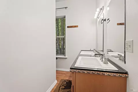 Bath - 27101 Bear Ter, Willits, CA 95490 photo 1 of 5