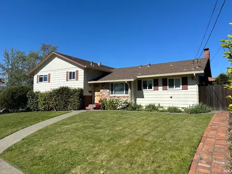 1441 Prentice Dr, Healdsburg, CA 95448