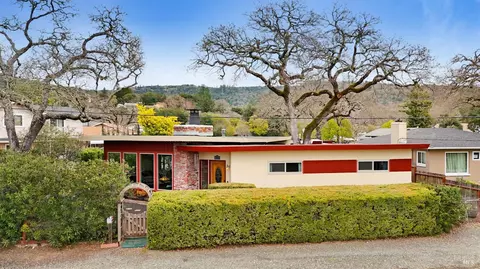 18433 4th Ave, Sonoma, CA 95476