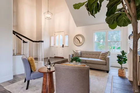 Entry Way - 6802 Grove St, Cotati, CA 94931 photo 2 of 7